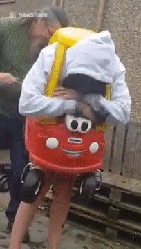 Scots Woman Got Trapped Inside A Kid's Toy Car (6 pics)