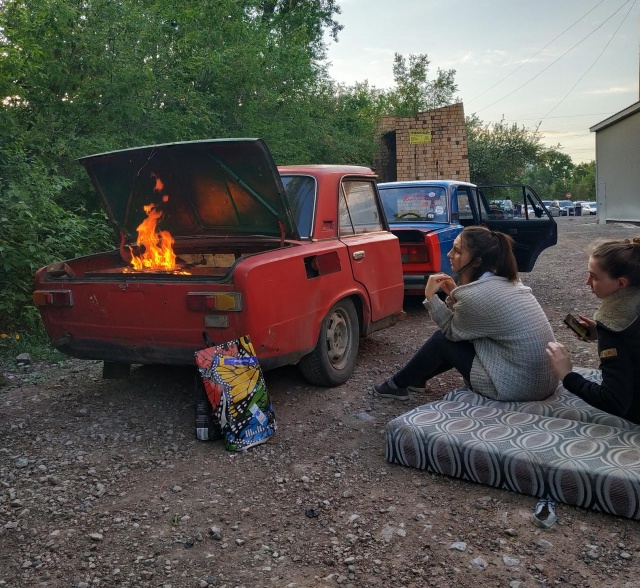 One And A Half Car From Russia (5 pics)