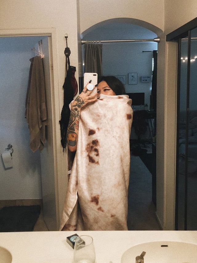 2019 Must-Have Burrito Blanket (14 pics)
