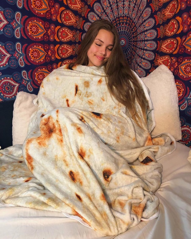 2019 Must-Have Burrito Blanket (14 pics)