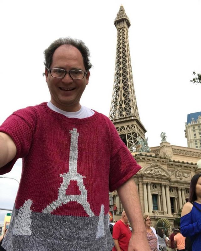Guy Creates Sweater Copies Of Famous Places And Then Travels There (24 pics) Guy Creates Sweater Copies Of Famous Places And Then Travels There (24 pics)