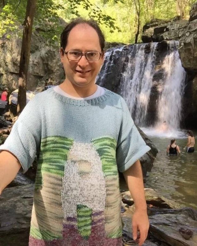 Guy Creates Sweater Copies Of Famous Places And Then Travels There (24 pics) Guy Creates Sweater Copies Of Famous Places And Then Travels There (24 pics)