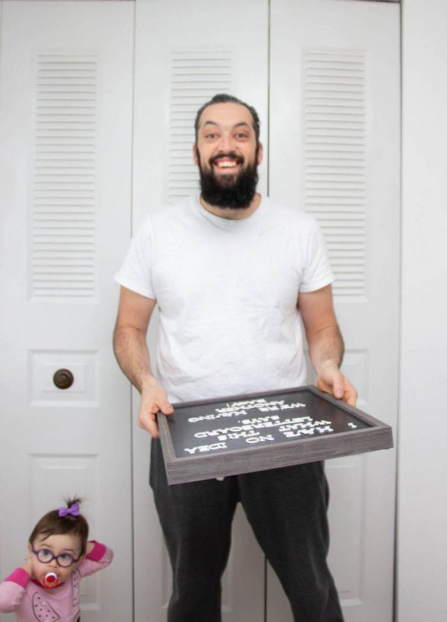 Husband Reacts To His Wife’s Third Pregnancy (4 pics)
