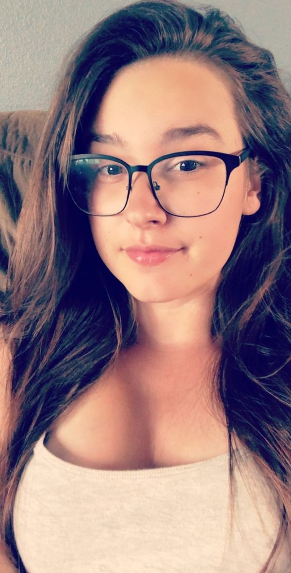 Hot Girls In Glasses 35 Pics