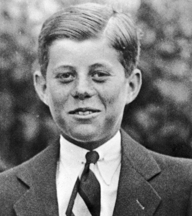 World Leaders Before They Became Famous (18 pics)