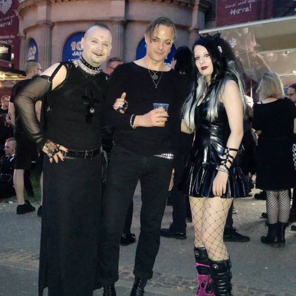 Photos From A Goth Festival (29 pics)