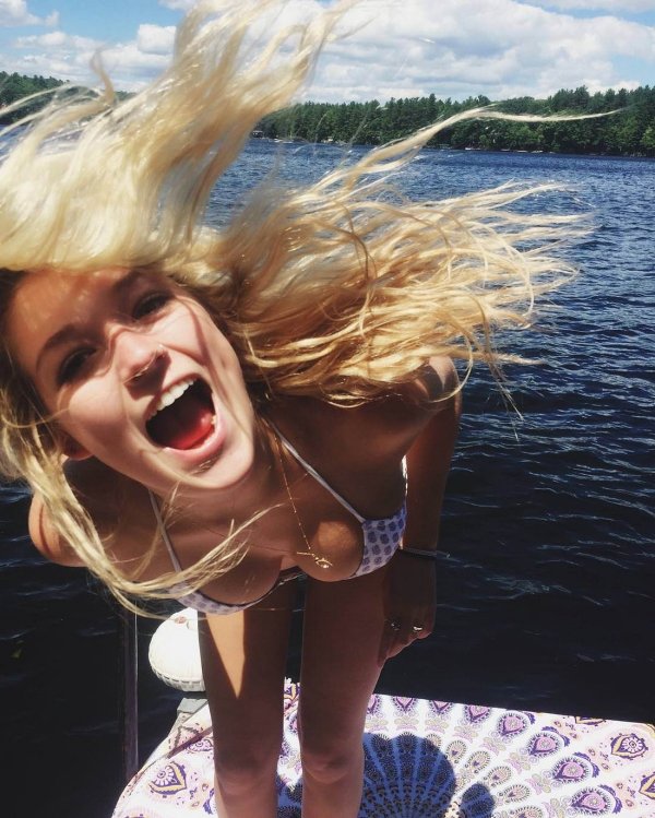 Bikini Girls (88 pics)