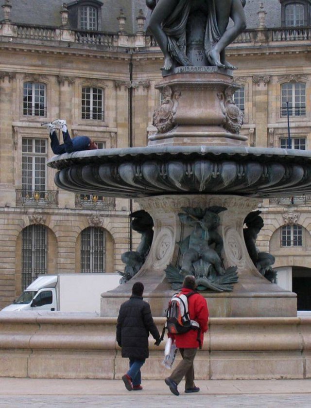 Artist Places Mannequins Around The World Just To Mess With People (30 pics)