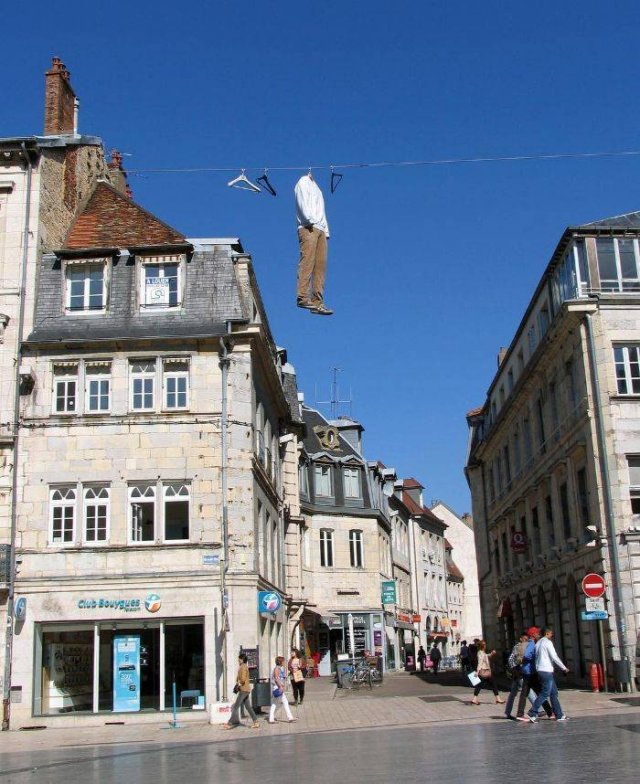 Artist Places Mannequins Around The World Just To Mess With People (30 pics)