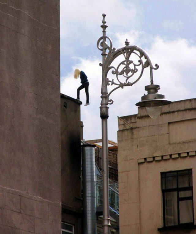 Artist Places Mannequins Around The World Just To Mess With People (30 pics)