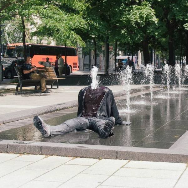 Artist Places Mannequins Around The World Just To Mess With People (30 pics)