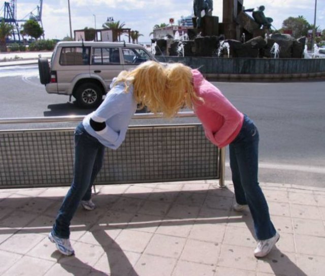 Artist Places Mannequins Around The World Just To Mess With People (30 pics)