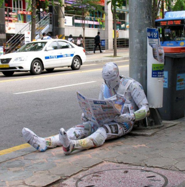 Artist Places Mannequins Around The World Just To Mess With People (30 pics)