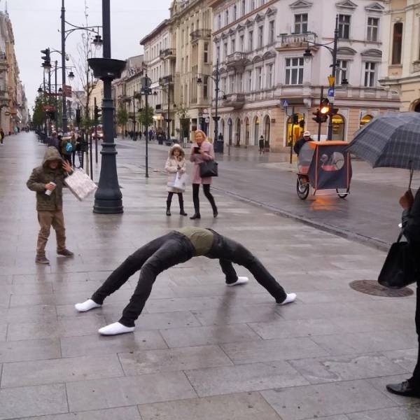 Artist Places Mannequins Around The World Just To Mess With People (30 pics)