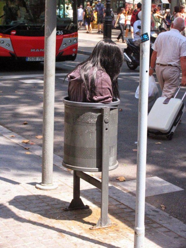 Artist Places Mannequins Around The World Just To Mess With People (30 pics)