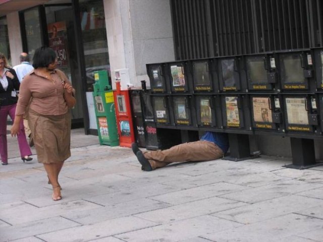 Artist Places Mannequins Around The World Just To Mess With People (30 pics)