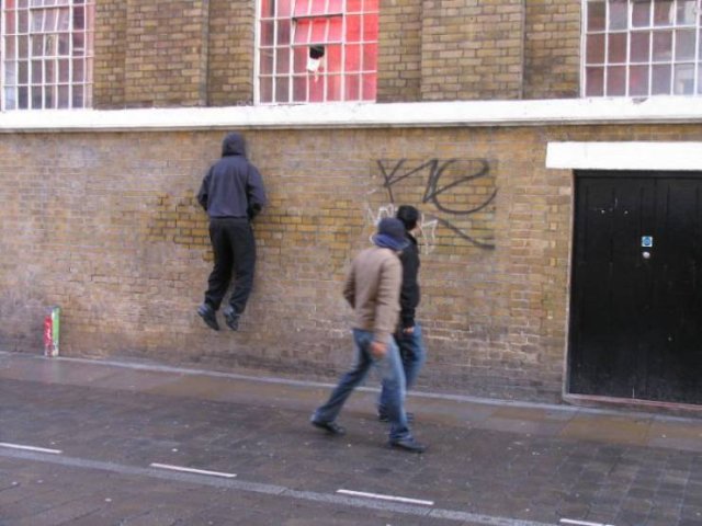 Artist Places Mannequins Around The World Just To Mess With People (30 pics)