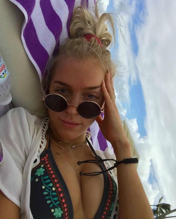 Summer Girls (45 pics)
