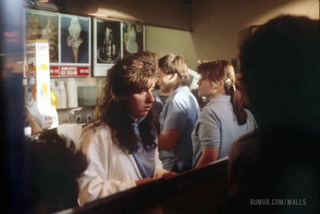 American Malls In The 80’s (22 pics)