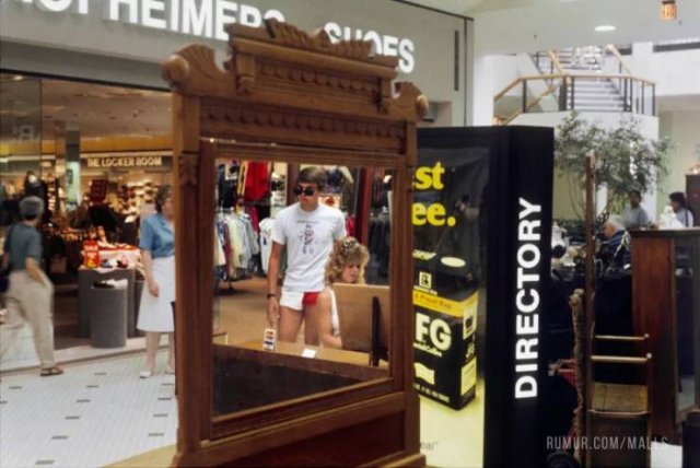 American Malls In The 80’s (22 pics)