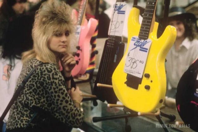 American Malls In The 80’s (22 pics)