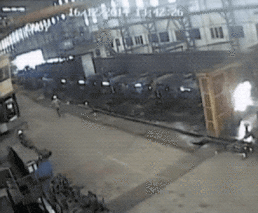 Steel Mills Are Not For Faint-hearted (16 gifs)