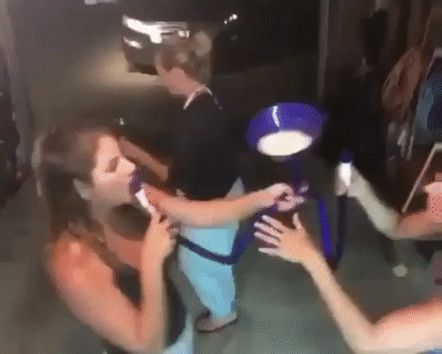 Women And Alcohol (18 pics)