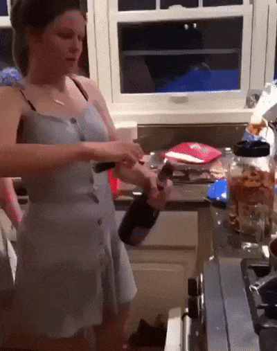 Women And Alcohol (18 pics)