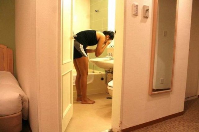 It's Difficult To Be Tall In Japan (30 pics)