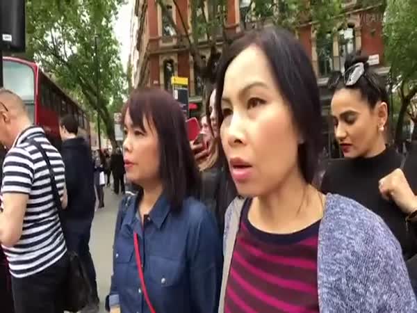 London Female Pickpocket Gang Gets Caught On Camera