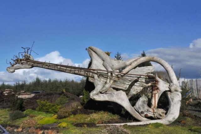Artist Creates Sculptures Solely Out Of Wood He Finds On Beaches (30 pics)