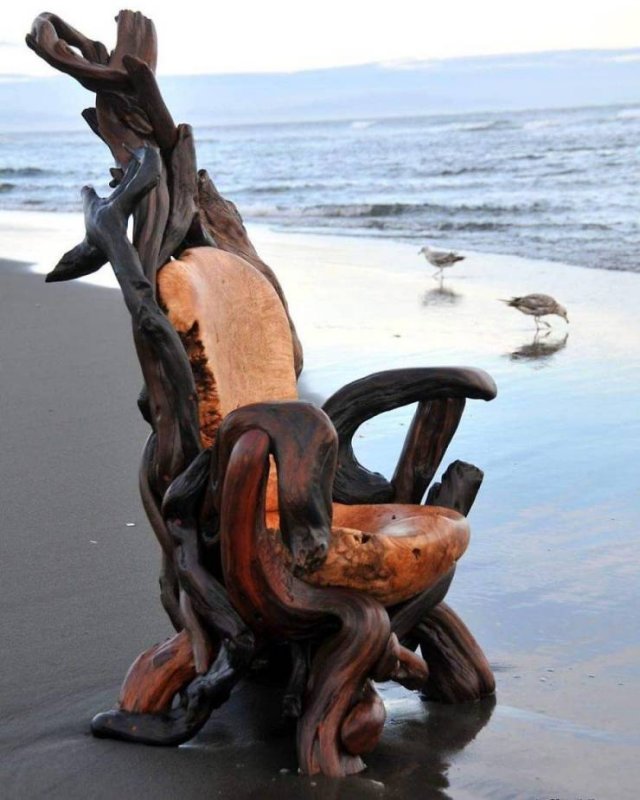 Artist Creates Sculptures Solely Out Of Wood He Finds On Beaches (30 pics)