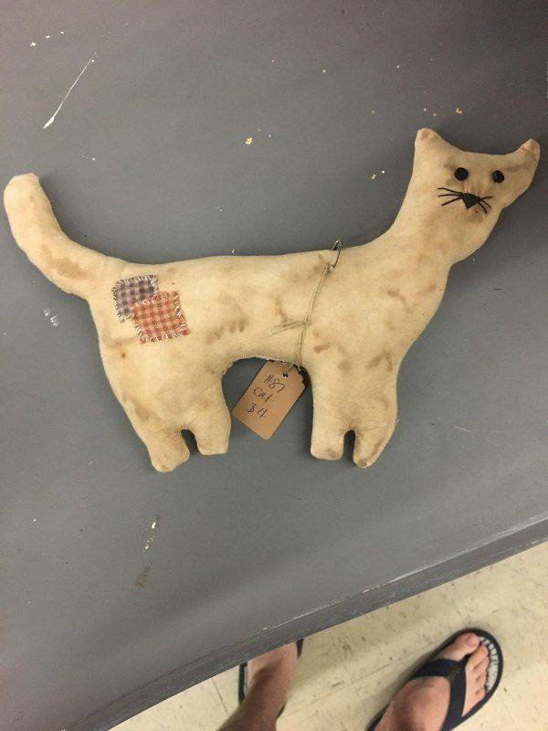 Found At Thrift Shops (35 pics)