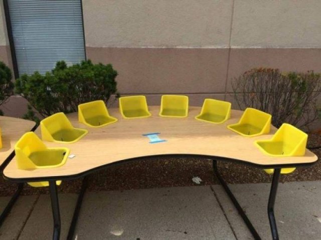 Found At Thrift Shops (35 pics)