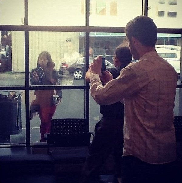 What People Do For Social Media (33 pics) What People Do For Social Media (33 pics)
