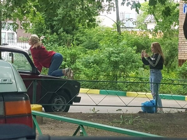 What People Do For Social Media (33 pics)