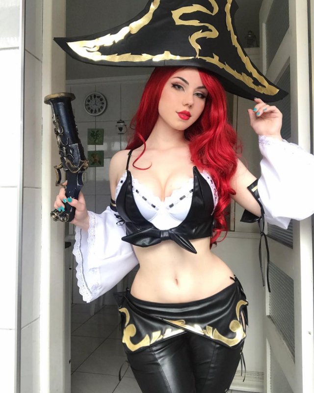 Maria Is One Of The Best Cosplayers Ever (37 pics)