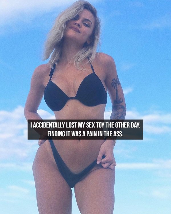 Girls And Jokes (17 pics)