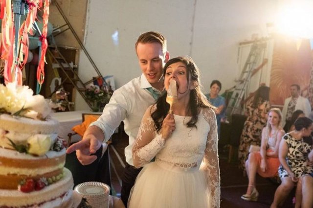 Funny Wedding Photos (27 pics)