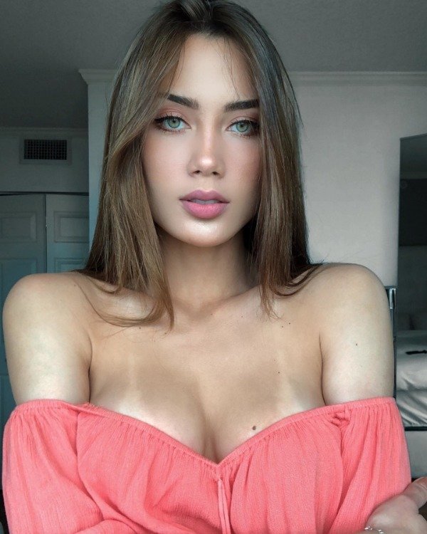 Braless Means Awesome (29 pics)