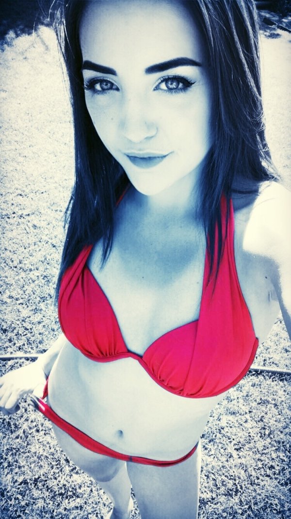 Bikini Girls (77 pics)