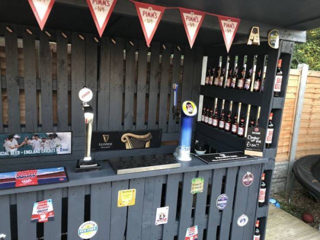 Bar From Pallets (15 pics)