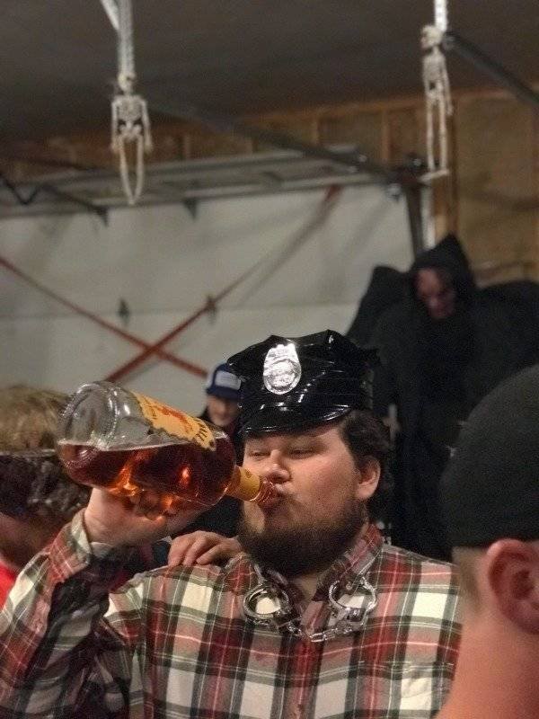 Getting Drunk (47 pics)