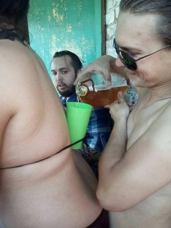 Getting Drunk (47 pics)