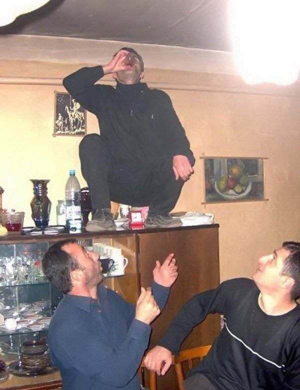 Getting Drunk (47 pics)