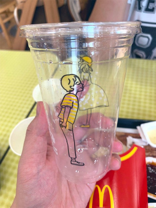 Japanese McDonald Introduced A New Cup Design... (13 pics)