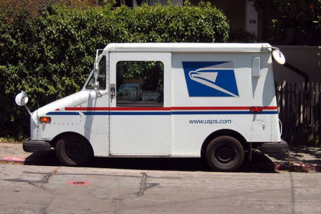 This Guy Wanted To Show How Hot It Is Inside His Mail Truck (8 pics)
