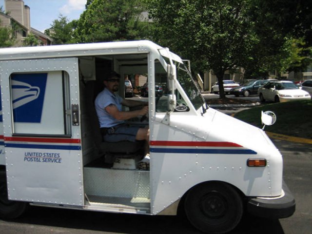 This Guy Wanted To Show How Hot It Is Inside His Mail Truck (8 pics)