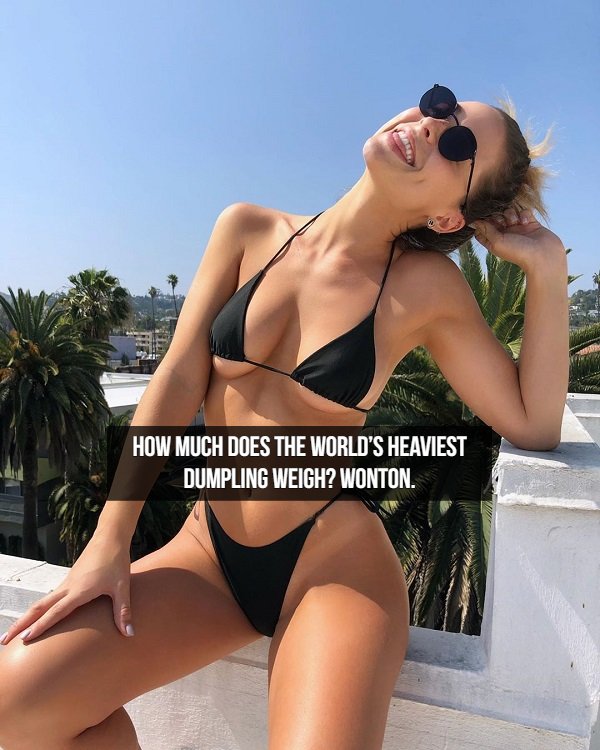 Girls And Jokes (17 pics)