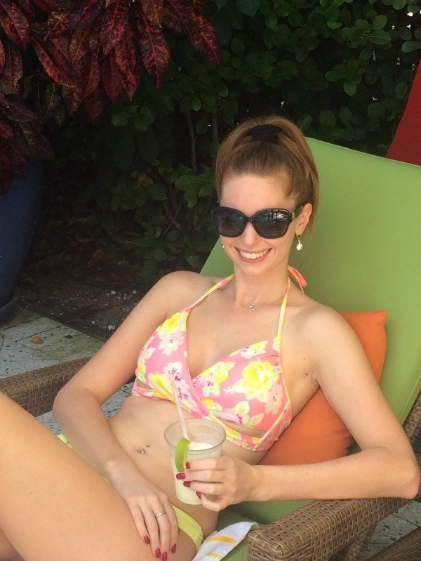 Girls Got Drinks (28 pics)